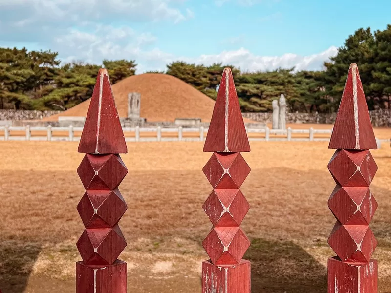 King Suro's tomb (수로왕릉), Gimhae, Korea