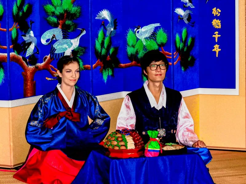 Korean traditional wedding ceremony, paebaek ceremony