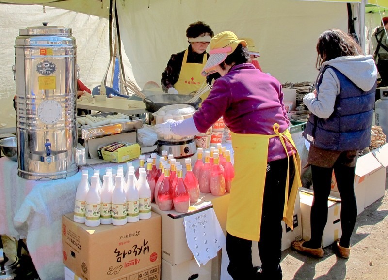 Icheon Sansuyu Festival, Icheon, Korea