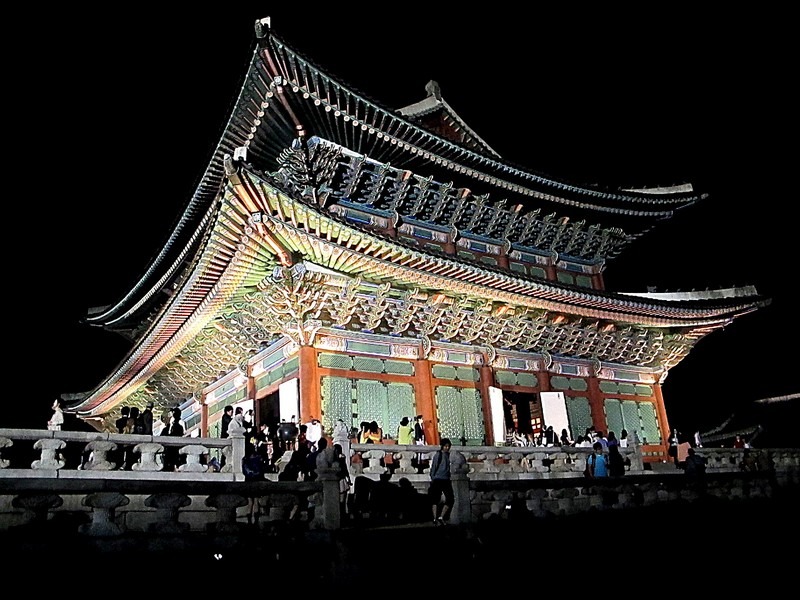 Gyeongbokgung Palace Always a Draw