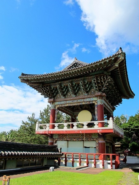 Jeju, Korea: Yakcheonsa Buddhist Temple