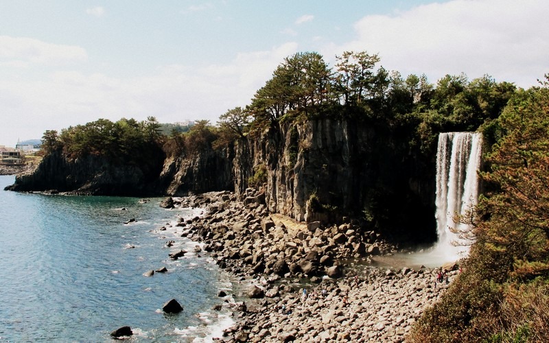 Jeju, Korea: Jeongbang Waterfall