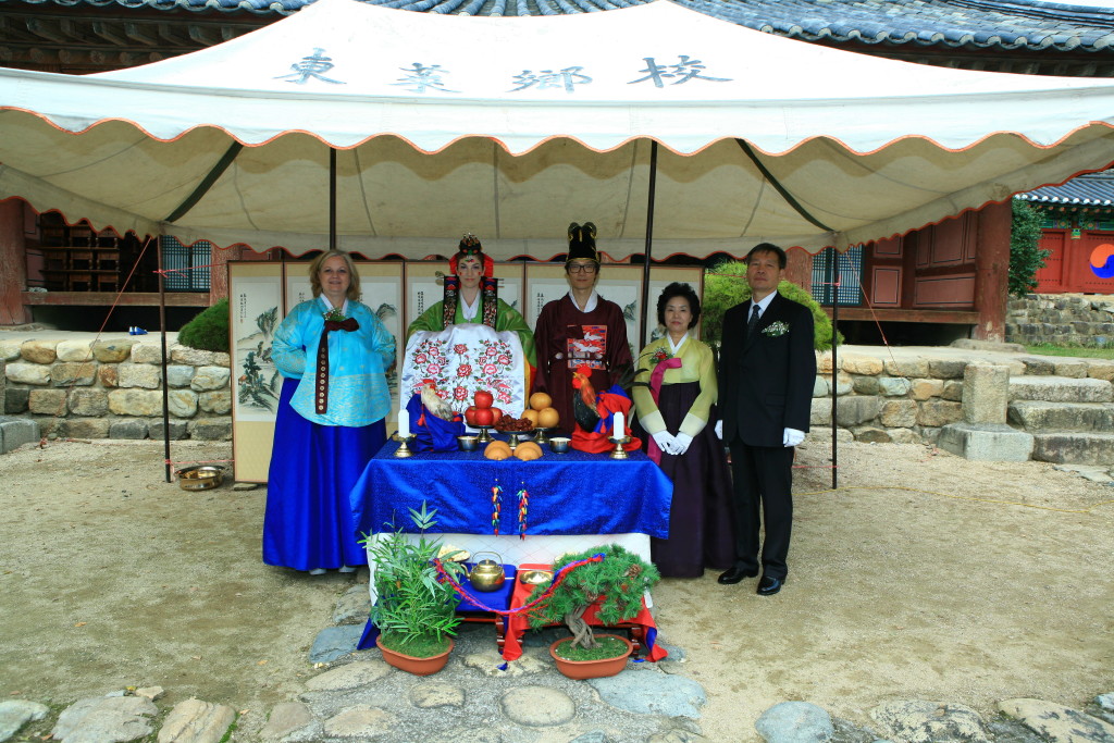 A Guide To A Traditional Korean Wedding Ceremony By A Multicultural Couple That Did It