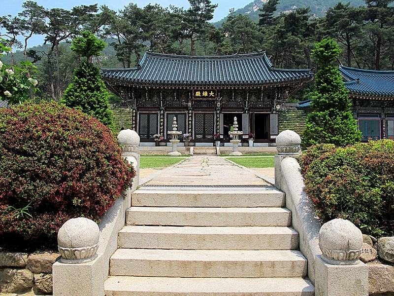 Seoul, Korea: Jingwansa Temple