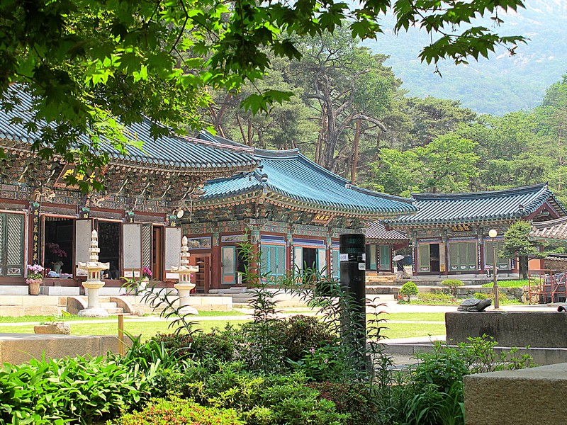 Seoul, Korea: Jingwansa Temple