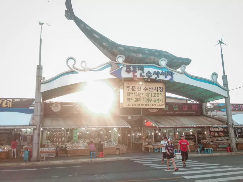 Jumunjin Fish Market (강릉 주문진수산시장), Gyeongpo Beach, Gangneung, Korea; summer in Korea; Korean east coast