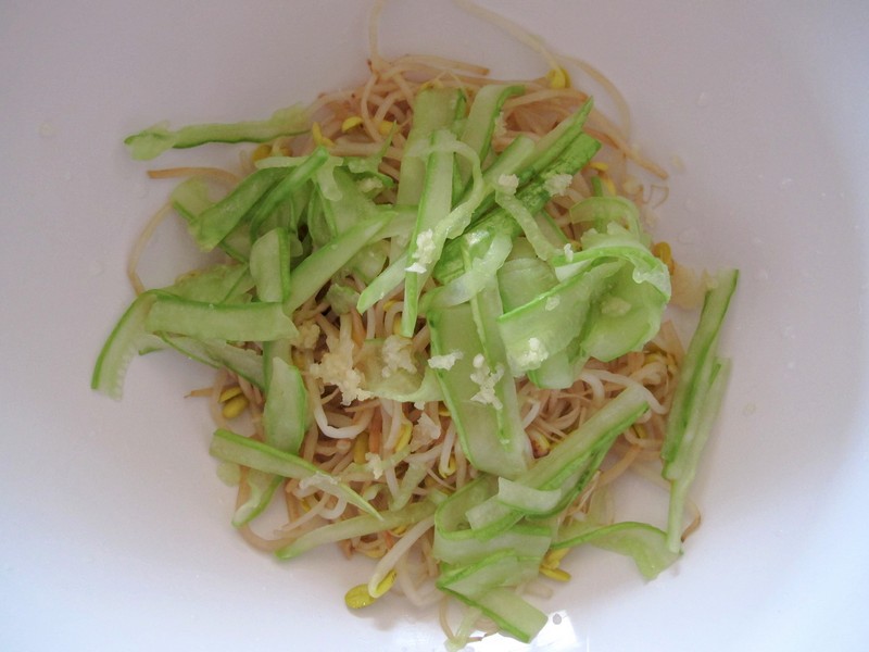 How to make Korean Sesame bean sprout side dish (콩나물무침)