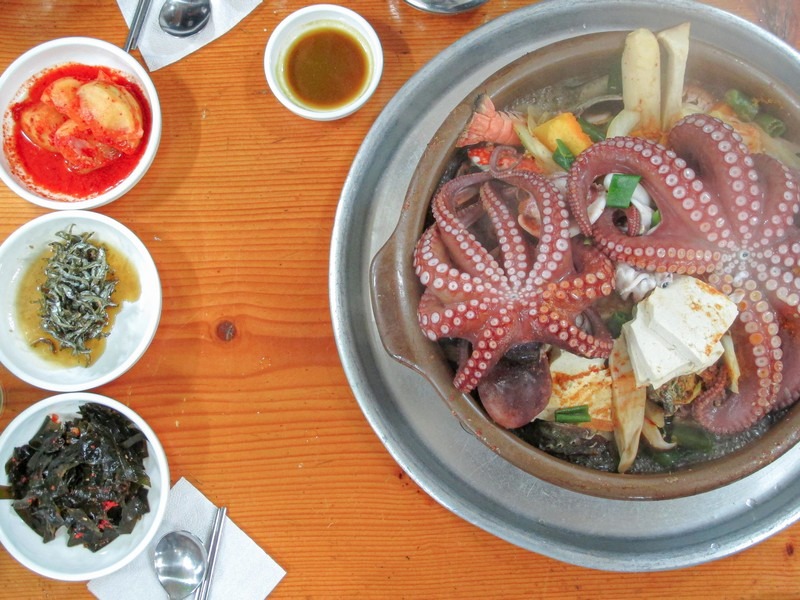 Haemultang (해물탕),  Korean fish stew