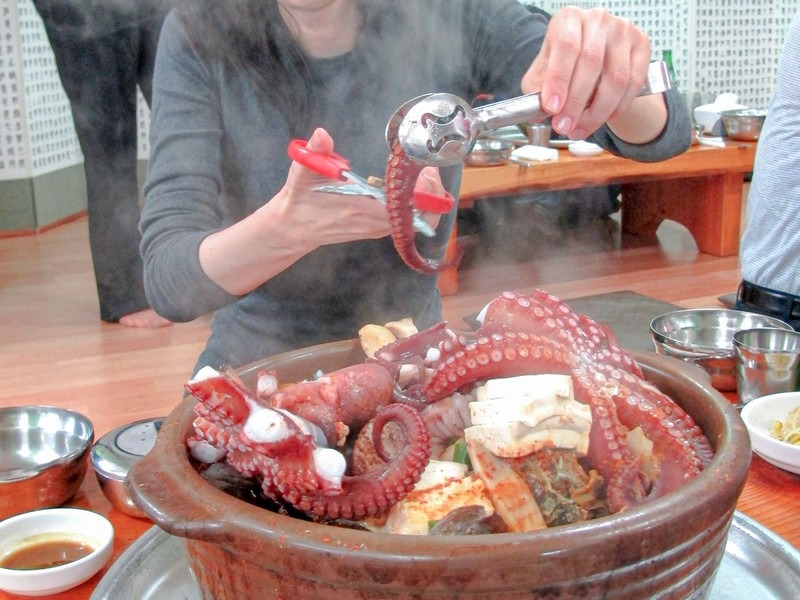 Haemultang (해물탕),  Korean fish stew