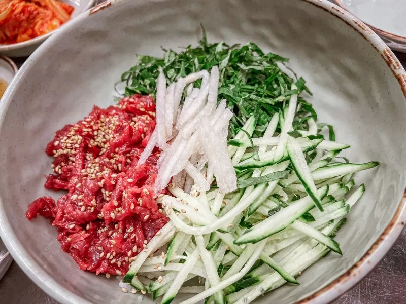 yukhoe (육회), Korean steak tartare, Korean food