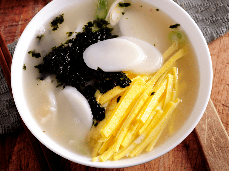 Tteokguk, Korean rice cake soup 떡국