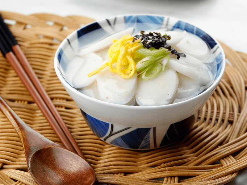 Tteokguk, Korean rice cake soup 떡국