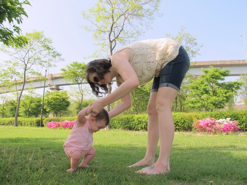 Han River Park, Seoul, Korea, mommy and baby