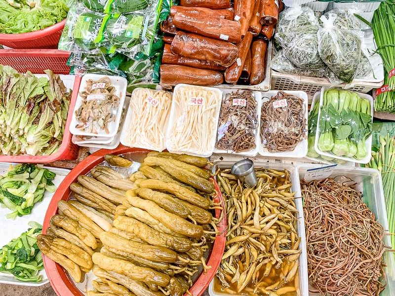 Mangwon Market (망원시장), Mapo-gu, Seoul, Korea