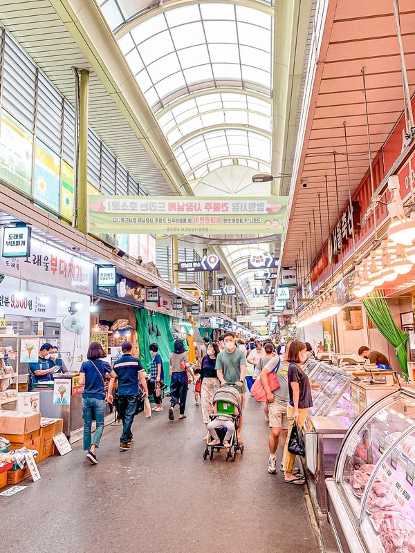 Mangwon Market (망원시장), Mapo-gu, Seoul, Korea