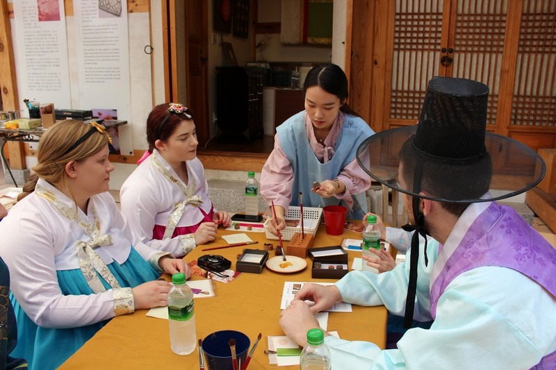 Kumbakyeon, gold leaf printing, Bukchon Hanok Village, Seoul, Korea