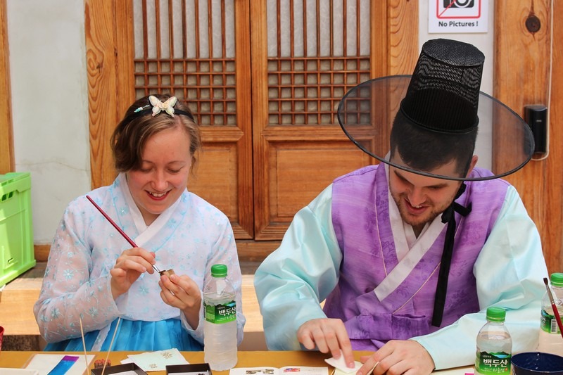 The Soul of Seoul Tours: Hanboks, Tea & Gold