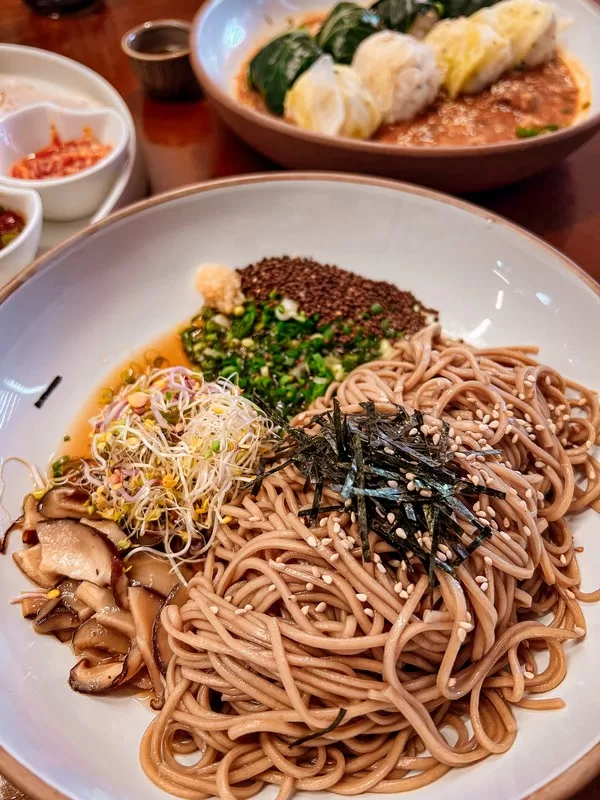 Jincheong Yujeom (진청유점) Yeonnam-dong, Seoul, Korea