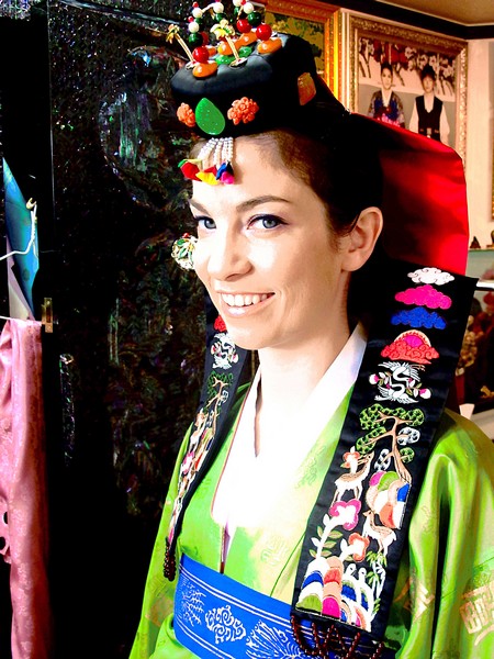 Korean Traditional Wedding: American Bride in a Traditional Korean Hanbok