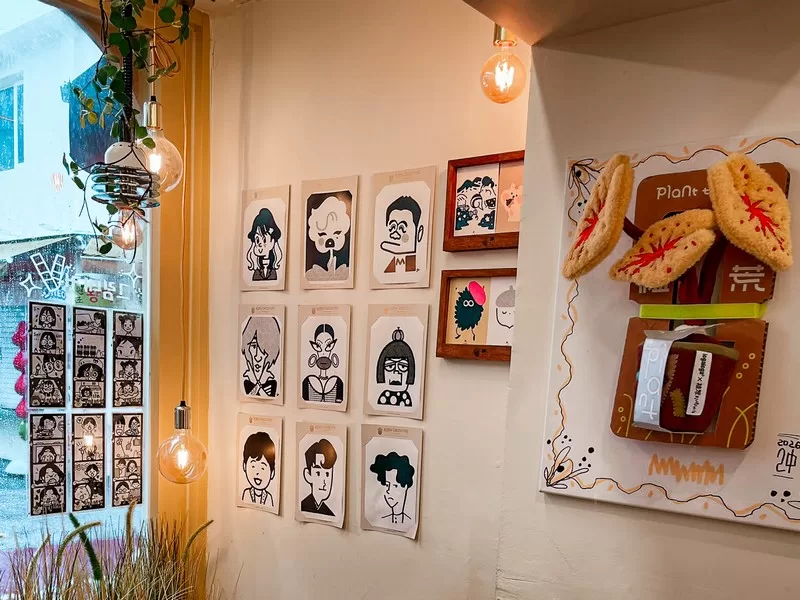 Acorn Caricature (도토리 캐리커쳐), Seoul, Korea