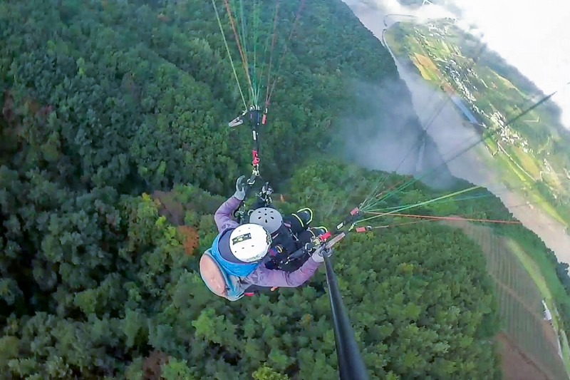 Cafe Sann, Danyang, Korea: Paragliding