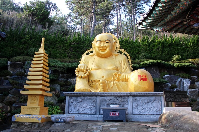 Haedong Yonggung Temple, Busan, Korea