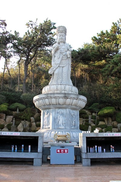 Haedong Yonggung Temple, Busan, Korea