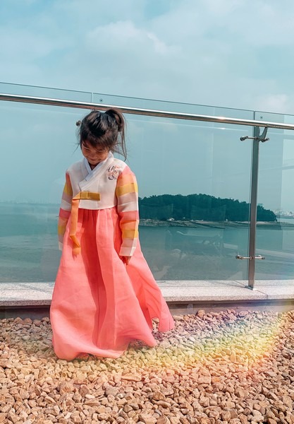 Terrace In Seaside (바다앞테라스), Incheon, Korea: Hallie Bradley & daughter wearing Korean Hanboks