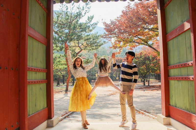 Deoksugung Palace, Seoul, Korea: Hallie Bradley and family