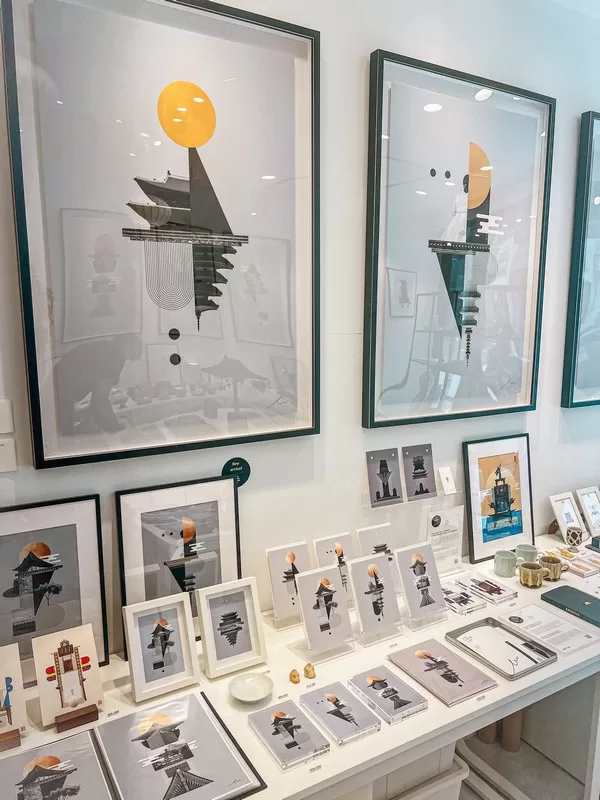 Songil Gallery Shop (손길), insadong, Seoul, Korea; unique artistic Korean souvenir