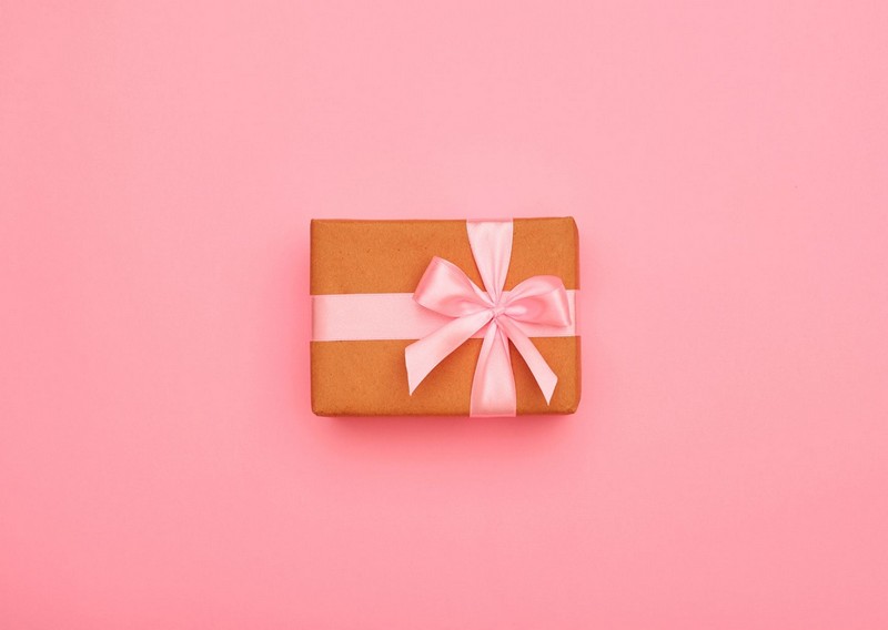 Pink Present, Gift