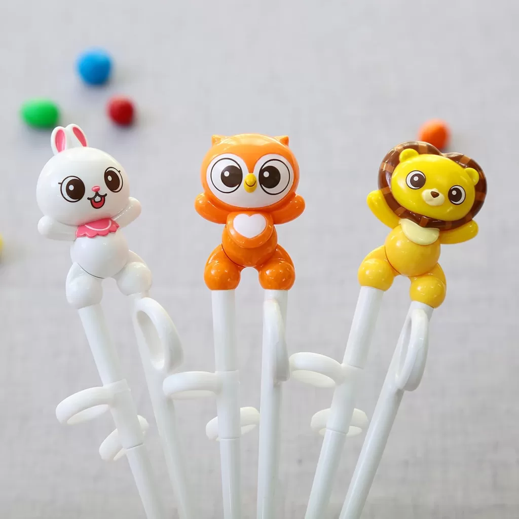 Korean children's learning chopsticks