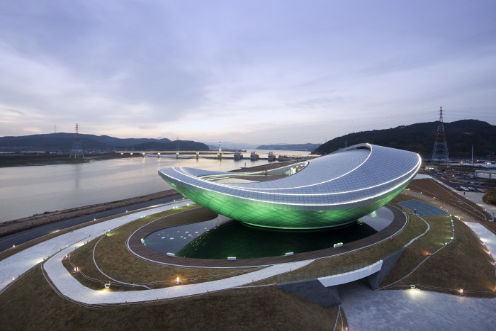 The ARC Cultural Center (디아크문화관), Daegu, Korea