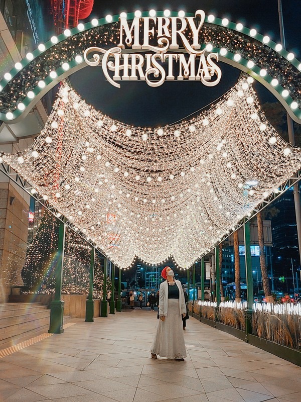 Lotte Department Store, Christmas in Korea, Christmas lights in Seoul