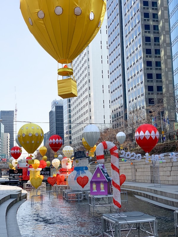 Cheonggyecheon Stream, Christmas in Korea, Christmas lights in Seoul