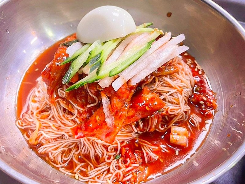 Myeongdong Hamheung Myeonok (명동함흥면옥 본점), bibim naengmyeon, Myeongdong, Seoul, Korea