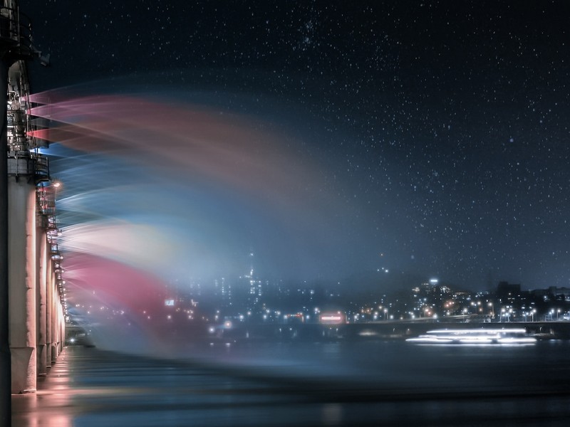 Banpo Bridge Moonlight Rainbow Show (반포대교 달빛무지개분수), Banpo Han River Park, Seoul, Korea Banpo Bridge Fountain Show