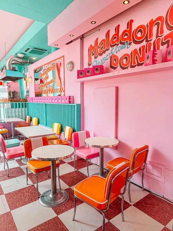 Maldong Donut (말똥도넛), Ssamziegil, Insadong, Seoul, Korea; poop cafe