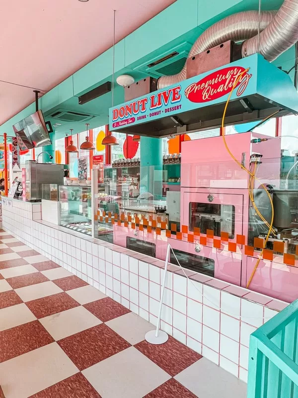 Maldong Donut (말똥도넛), Ssamziegil, Insadong, Seoul, Korea; poop cafe