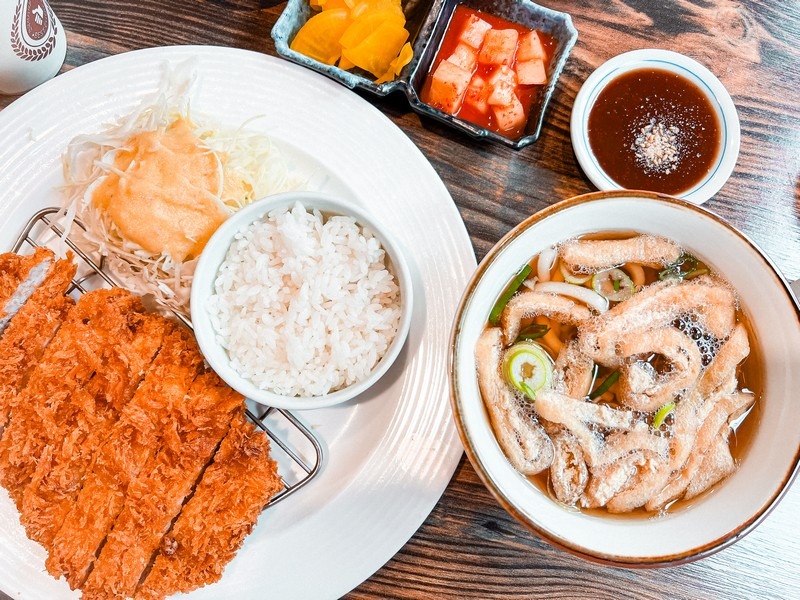 donkatsu (돈가스), breaded cutlet, Korean food