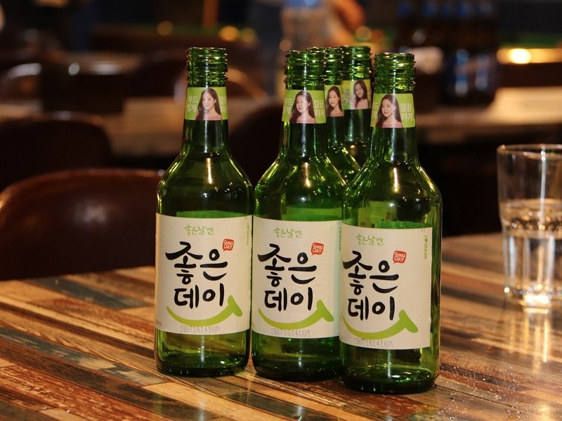 soju in Korea, cheers, Korean drinking games