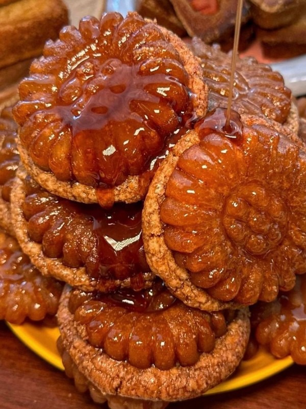 Tongtonge (이웃집 통통이); Yakgwa (약과), Korean dessert, Korean snack