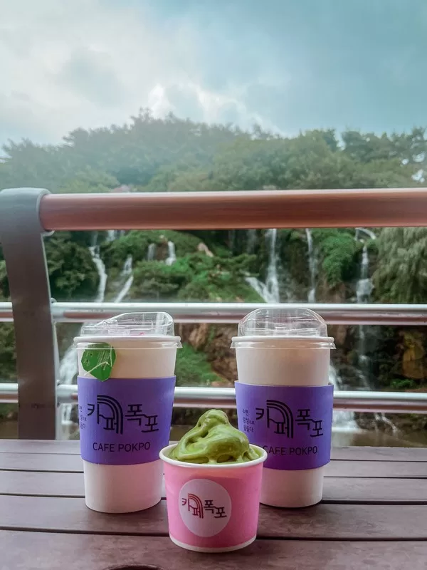 Cafe Pokpo (카페 폭포), Hongjecheon, Yeonhui-dong, Seoul, Korea; waterfall