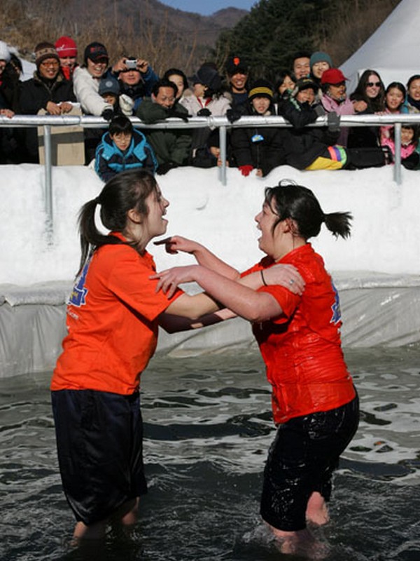 Hwacheon Sancheoneo Ice Festival (얼음나라 화천 산천어축제), Hwacheon, Gangwon-do, Korea