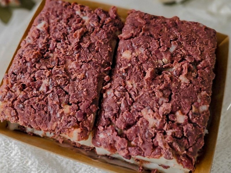 red bean sirutteok (붉은팥시루떡), Korean tteok