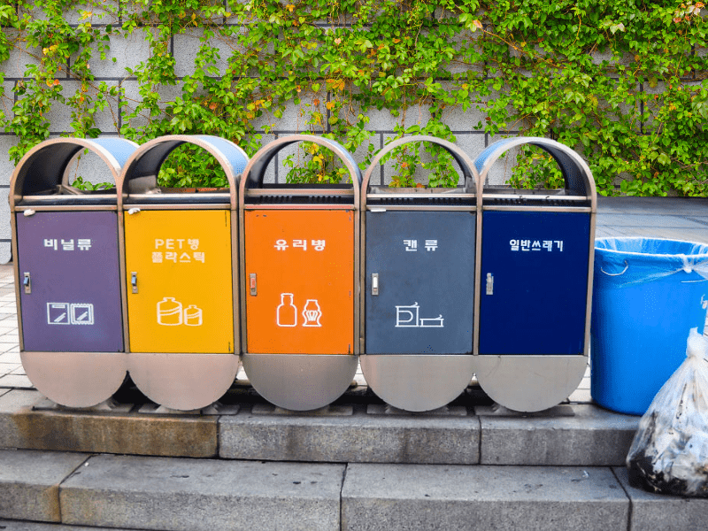 Korean trash cans