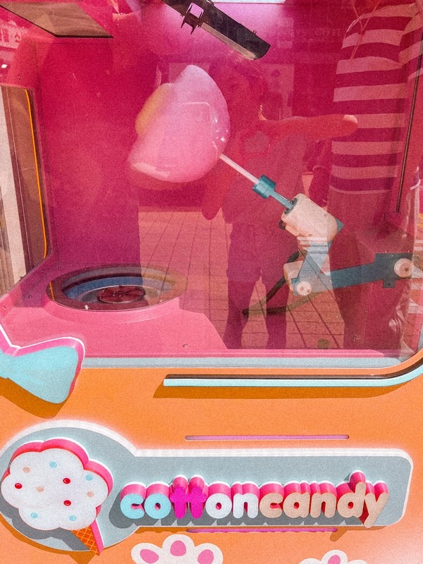 Cotton candy vending machine, Hongdae, Korea