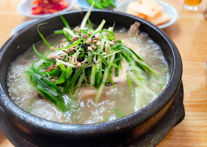 Gang Wonjeong Samgyetang (강원정삼계탕), Seoul, Korea