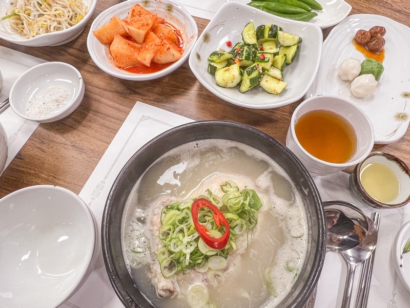 samgyetang chicken soup, Korean chicken soup