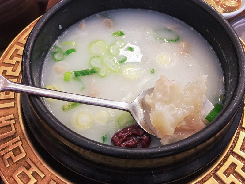 Ox knee soup (도가니탕), Korean soup, doganitang